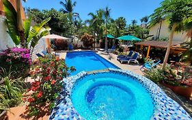Hotelito Swiss Oasis, Playa Zicatela - Adults Only - No Groups - Kitchen